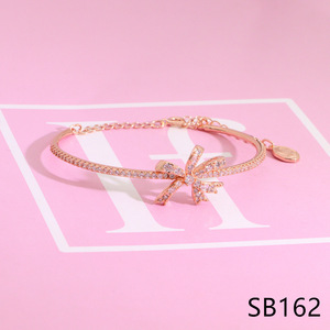 Bracelets en cristal élégants et ajustables, nouveaux bracelets à fleurs pour femmes, <span class=keywords><strong>bijoux</strong></span> cadeau pour fête d'anniversaire - Product Image 3