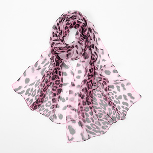 Écharpe élégante pour femme en mousseline imprimé léopard, longue écharpe classique en soie légère, motif floral <span class=keywords><strong>rose</strong></span>, protection solaire - Product Image 6