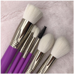 ชุดแปรงแต่งหน้าด้ามไม้สีม่วง 6 ชิ้น ขนแปรงสังเคราะห์ ปราศจากการทดลองกับสัตว์ พกพาสะดวก สำหรับลงรองพื้นและอายแชโดว์ - Product Image 6