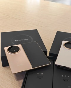 Version Hon or Magic 7.95 Inch Snap 8 Gen5 6660mAh 80W Fast Charging 5G Smartphone Folding Mobile <b>Phone</b> Snap Dragon 8 Gen - Product Image 2