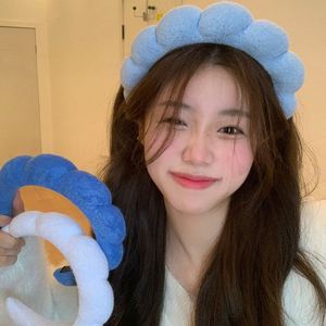 ที่คาดผมรูปเมฆสีฟ้าฟูฟ่อง ที่คาดผมทรงสูงสำหรับผู้หญิง ทำด้วยมือ ผ้าพลัฌนุ่ม สำหรับล้างหน้า แต่งหน้า สปา บำรุงผิว ของขวัญสุดอินเทรนด์ - Product Image 2