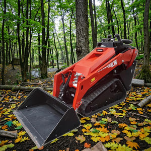 V1000 Mini Skid Steer <span class=keywords><strong>Loader</strong></span> Kubota <span class=keywords><strong>25</strong></span> HP Mesin Diesel Penggerak Crawler Aksesoris Pompa Hidrolik Garansi 1 Tahun Mesin Impor - Product Image 2