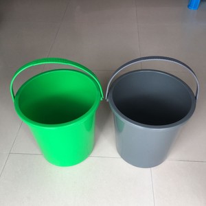 Le fabricant propose des poubelles rondes en plastique de 10L et 15L avec couvercles et poignées. - Product Image 5