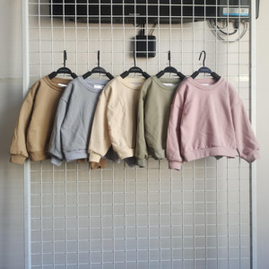 Maglione abbinato alla famiglia personalizzato morbido pullover solido in spugna francese per genitori e bambini per l'autunno - Product Image 3