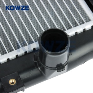 Radiateur en aluminium Kowze 16400-0L431 pour <span class=keywords><strong>Toyota</strong></span> <span class=keywords><strong>Hilux</strong></span> 2015-2022, échangeur de chaleur 16400-0L460 16400-0L450 - Product Image 4