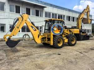Chargeuse-pelleteuse Cat 430F2 d'occasion en bon état, équipée d'un bras de pelleteuse extensible et d'une benne combinée - Product Image 2