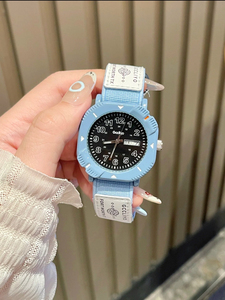 High Beauty Wood Texture Quartz <b>Watch</b> Minimalist Wristwatch with Dual Date Function - Product Image 4