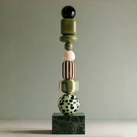 Ornement de sol en pierre empilée en fibre de verre personnalisé, style nordique, sculpture abstraite de galets équilibrés, totem