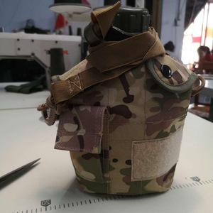 Ensemble de 3 bouteilles d'eau US pour activités de plein air, camping, randonnée, avec housse camouflage anti-fuite - Product Image 2