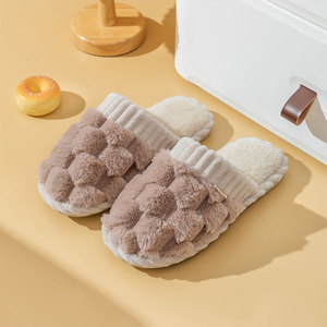 Chaussons d'intérieur et d'extérieur populaires pour hommes et femmes, automne-hiver, avec semelles épaisses antidérapantes et dessus en velours - Product Image 6
