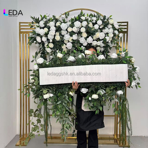 Camino de Mesa Personalizado Hecho a Mano con Rosas Blancas y Hojas Verdes, Decoración Suave para Eventos, Bodas, Cumpleaños y San Valentín - Product Image 6