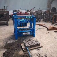 Machine de fabrication de briques QT4-35 à faible investissement Machine de fabrication de briques de moulage Brique d'argile Machine de fabrication de blocs semi-automatique