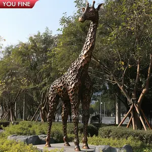 户外著名花园彩色真人大小青铜长颈鹿雕像