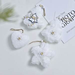 Nuevo Adorno Navideño Colgante de Peluche Rosa con Forma de Ángel, Corazón y Estrella para Árbol de Navidad - Product Image 4