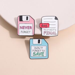 Épingles en métal personnalisées de créateur de mode épingles en émail mignon Post it Notes Broches de revers boucle d'insigne pour les enfants - Product Image 6