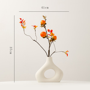 Vase en céramique moderne et minimaliste au toucher premium, arrangement de fleurs artificielles couleur kaki pour la table à manger et la décoration du salon - Product Image 5