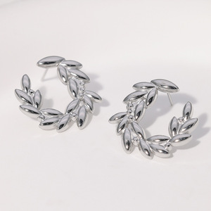 Pendientes de acero inoxidable con diseño de hoja, que no se desvanecen, y anillos limpios, estilo <span class=keywords><strong>trigo</strong></span>, estilo nicho, sensación de alta gama. - Product Image 4