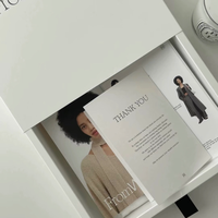 Boîtes à bijoux en carton personnalisées en gros, petites boîtes à anneaux avec poignée pour vêtements, emballage de luxe