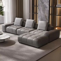 Modernes Wohnzimmer-Sofa mit Breiter Sitzfläche und Tiefem Lederbezug für Hotel und Büro