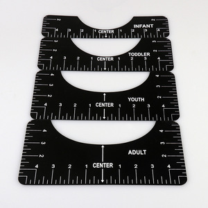 Set di 4 Righelli Portatili in Plastica per Calibrazione e Allineamento di T-Shirt con Guide - Product Image 4
