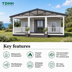 Casa Prefabricada Blanca TDHH de 20 Pies con Techo a Dos Aguas, Terraza de Madera, Villa Contenedor para Complejos Costeros y Alquileres Vacacionales - Product Image 3