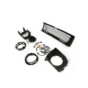 Nouvelles pièces automobiles modifiées, calandre avant de voiture noire en ABS, kits de carrosserie avec barre lumineuse LED pour <span class=keywords><strong>Mitsubishi</strong></span> <span class=keywords><strong>PAJERO</strong></span> V31 V32 V33 V43 - Product Image 4