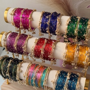 Brazalete Zoryn de Acero Inoxidable con Cristales de Estrás en Forma de Flor de Cachemira, Estilo Étnico Retro Boho para Mujer, Venta al Por Mayor - Product Image 4