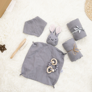 Coffret cadeau pour bébé nouveau-né Essentials en coton doux avec couverture en tissu de mousseline Brosse à <span class=keywords><strong>bavoir</strong></span> pour serviette de confort - Product Image 2