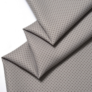 Gabardine RTS con tessuto antiscivolo punteggiato in Silicone per canile - Product Image 5