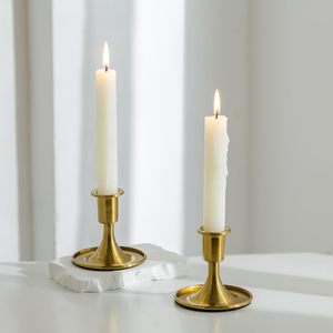 Ensemble de chandeliers abordables, courts, vintage, noirs et argentés, pour achat en gros - Product Image 1