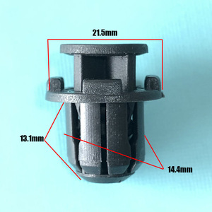Clip de fixation en plastique à clipser pour jupes latérales Suzuki YX1027 – Remplacement et réparation – Fixation automobile - Product Image 2