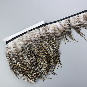 Plumas de Faisán Naturales Teñidas de 4-6 Pulgadas, Adorno de Plumas de Gallo <span class=keywords><strong>Chinchilla</strong></span>, Flecos para Manualidades, Bodas, Carnaval, <span class=keywords><strong>Precio</strong></span> de Fábrica - Product Image 2