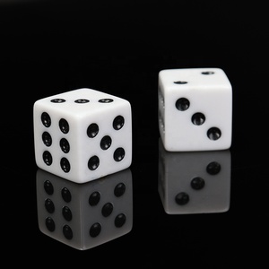 Dés en acrylique en gros D6 à six faces carrés à coins droits 16 mm <span class=keywords><strong>Noir</strong></span> et blanc Toutes les autres couleurs Pantone peuvent être personnalisées pour les jeux - Product Image 4