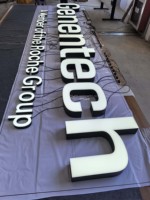 Letrero Luminoso LED Acrílico de Alta Calidad con Logotipo Pintado, para Cadenas de Tiendas Interiores y Grandes Pedidos Personalizados