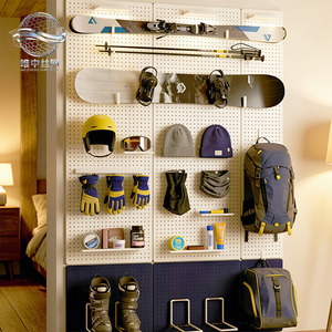 Panneau de rangement professionnel pour équipement de <span class=keywords><strong>ski</strong></span> - Construction en acier durable, crochets réglables pour bottes, casques et bâtons - Product Image 4
