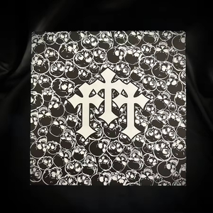 Casquette de baseball X Rich the Kid en daim à large bord, personnalisable OEM, 5 panneaux, style A-Frame, avec strass et détails chrome, collection Rich - Product Image 2
