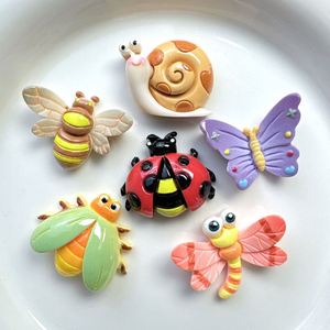 Abalorios de resina con forma de insectos (libélula, caracol) para decoración DIY de fundas de teléfono y pinzas para el pelo - Product Image 3