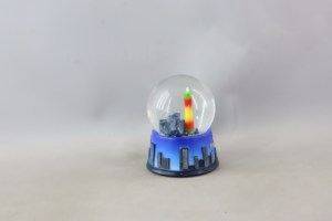 Sfera scintillante dipinta a mano con pittura colorata della città della torre in resina che fonde un'<span class=keywords><strong>architettura</strong></span> vibrante che cattura skyline urbane dinamiche - Product Image 4