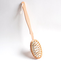 Brosse exfoliante pour le corps, le visage et les pieds en poils de sanglier naturels écologiques avec logo personnalisé, manche long en bambou