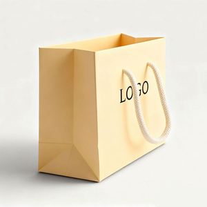 Sac en papier pour chaussures et sous-vêtements avec estampage à chaud en feuille d'or, fabrication sur mesure, emballage en papier haut de gamme pour les marques de vêtements - Product Image 1