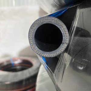 Tuyau en caoutchouc d'air d'admission Flexible Epdm tressé automobile à haute résistance tuyau de conduite d'<span class=keywords><strong>huile</strong></span> <span class=keywords><strong>moteur</strong></span>/carburant lisse noir tuyau d'<span class=keywords><strong>huile</strong></span> tressé - Product Image 4