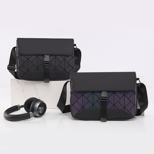 Bolso <span class=keywords><strong>Bandolera</strong></span> de Alta Calidad con Tapa Abatible, Bolso Mensajero de Lujo, Bolso Cruzado para Hombre y <span class=keywords><strong>Mujer</strong></span> con PU Impermeable - Product Image 4