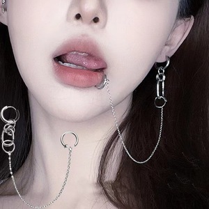 Fake Piercing Lip Clip Pendiente <span class=keywords><strong>Anime</strong></span> <span class=keywords><strong>NANA</strong></span> Okazaki Shinichi Cosplay Punk Chain Linked Pendientes Bisagras Lip Ring Accesorios - Product Image 1
