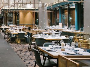 Muebles de Restaurante Americanos Personalizados, Asientos Redondos Acolchados de Terciopelo Azul, Sofá de Cafetería, Juego de Mesa y Sillas de Café - Product Image 5