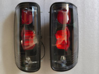 Piezas de Automóvil Luces Traseras para Camioneta MAZDA B2000 B2500 B2600 1986-1993 Lámpara Trasera Ub3951152a Ub3951162a