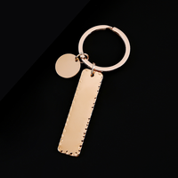 Porte-clés rectangulaire gravable Ywyougang, porte-clés en métal avec breloque ronde à bord dentelé et fosse concave pour souvenir personnalisé