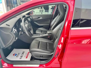 <span class=keywords><strong>Mercedes</strong></span>-Benz <span class=keywords><strong>GLA</strong></span> <span class=keywords><strong>200</strong></span> Style Edition 2016, Turbo, Cuero, Interior Oscuro, Volante a la Izquierda, SUV de Lujo Usado - Product Image 5