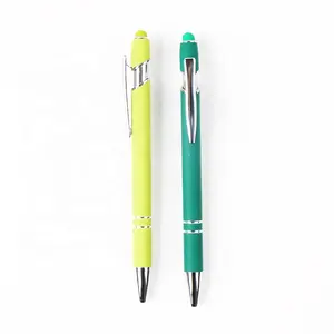 Sıcak satış 2 in 1 promosyon Stylus kalem ekran tutkal püskürtme işlemi ofis ve okul için geri çekilebilir alüminyum tükenmez kalem