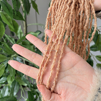 Dreadlocks bouclées intercroisées 27&613 #   Extensions de Locs Blondes Faites à la Main de 20 Pouces (0,3 cm) – Vente en Gros Direct Usine