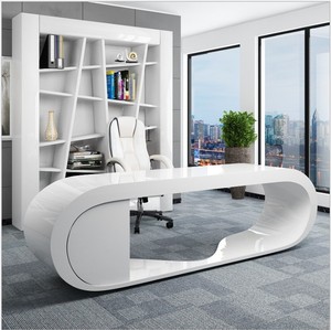 Escritorio Ejecutivo de Oficina de Lujo Estilo Antiguo, Mesa Grande para CEO, Mesa de Melamina - Product Image 1